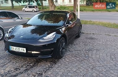 Tesla Model 3  2019