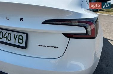 Седан Tesla Model 3 2024 в Радивиліві