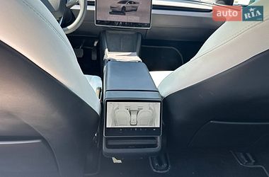 Седан Tesla Model 3 2024 в Радивиліві