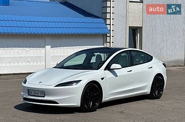 Седан Tesla Model 3 2024 в Радивиліві