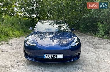 Tesla Model 3  2019