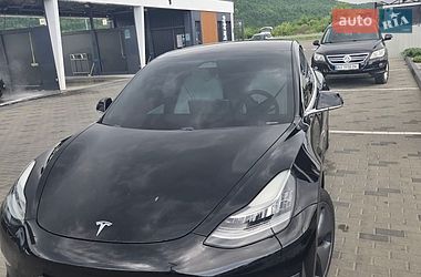 Tesla Model 3  2019