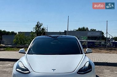 Tesla Model 3  2019