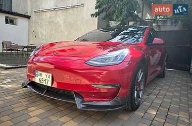 Tesla Model 3  2021