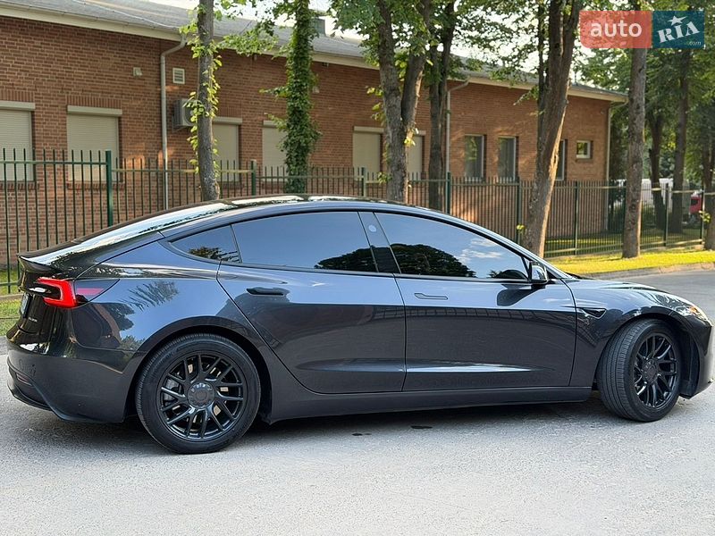 Седан Tesla Model 3 2024 в Львове фото 11 Седан Tesla Model 3 2024 в Львове