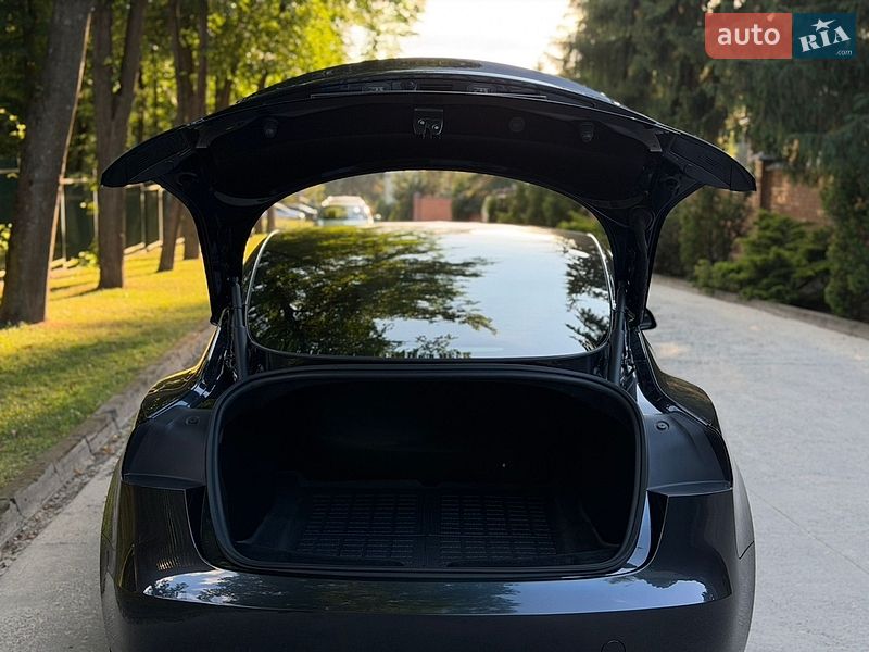 Седан Tesla Model 3 2024 в Львове фото 13 Седан Tesla Model 3 2024 в Львове