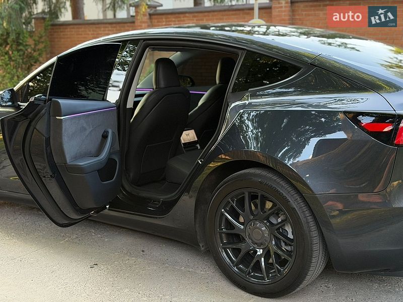 Седан Tesla Model 3 2024 в Львове фото 23 Седан Tesla Model 3 2024 в Львове