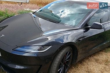Седан Tesla Model 3 2024 в Гайвороне