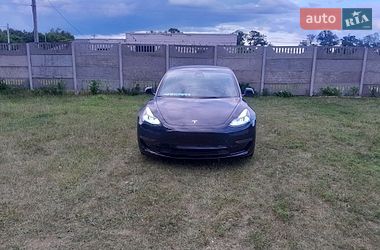 Седан Tesla Model 3 2022 в Черкассах