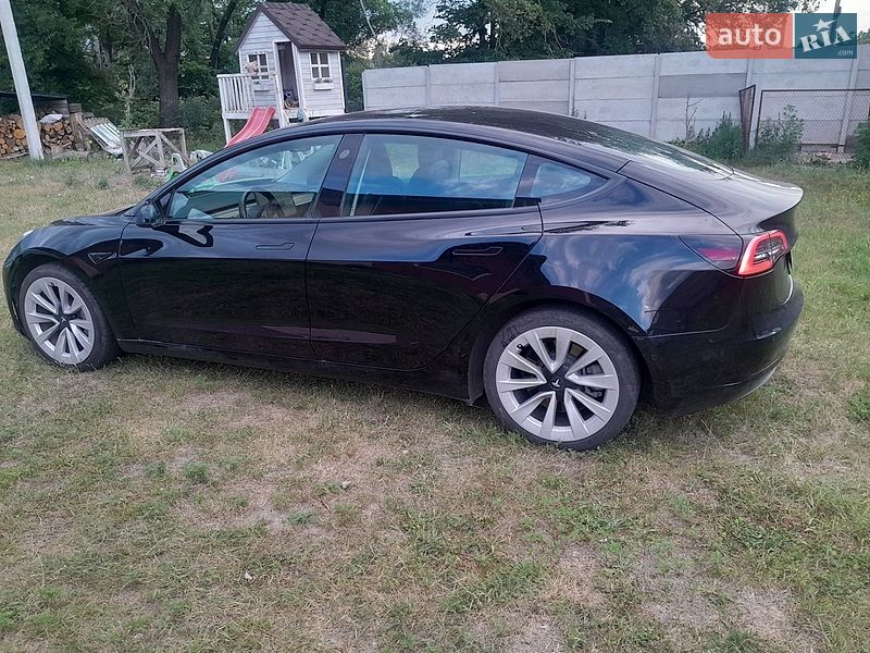 Седан Tesla Model 3 2022 в Черкассах