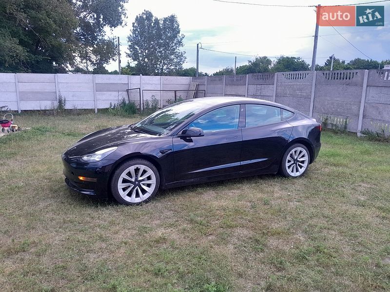 Седан Tesla Model 3 2022 в Черкассах