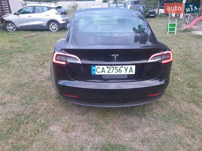 Седан Tesla Model 3 2022 в Черкассах