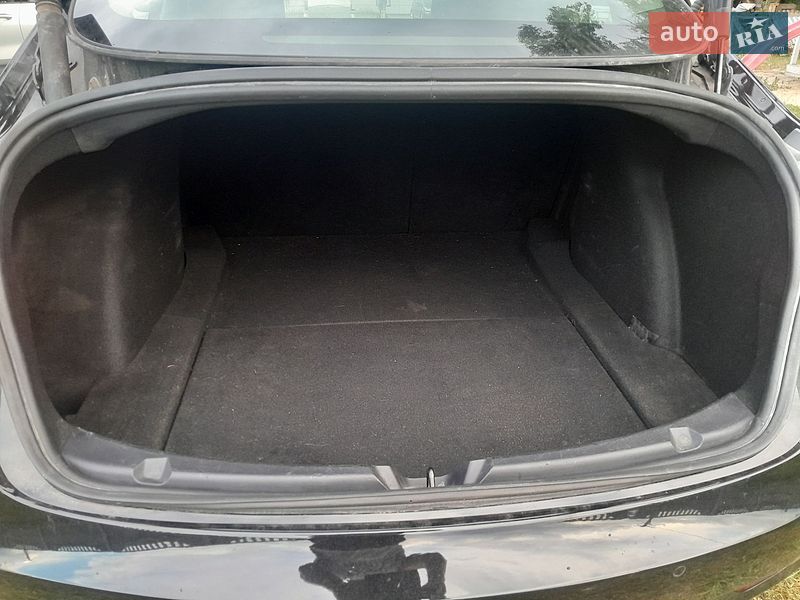 Седан Tesla Model 3 2022 в Черкассах