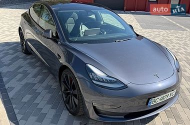Tesla Model 3  2020