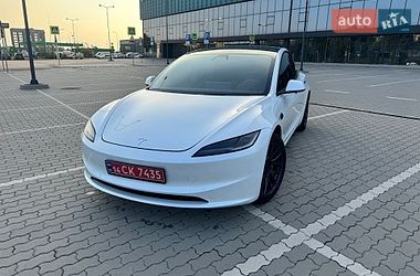 Tesla Model 3 2024