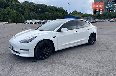 Tesla Model 3  2021