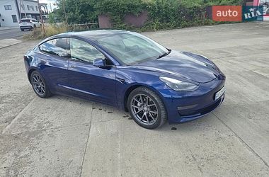 Tesla Model 3  2021