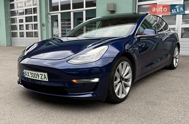 Tesla Model 3  2018