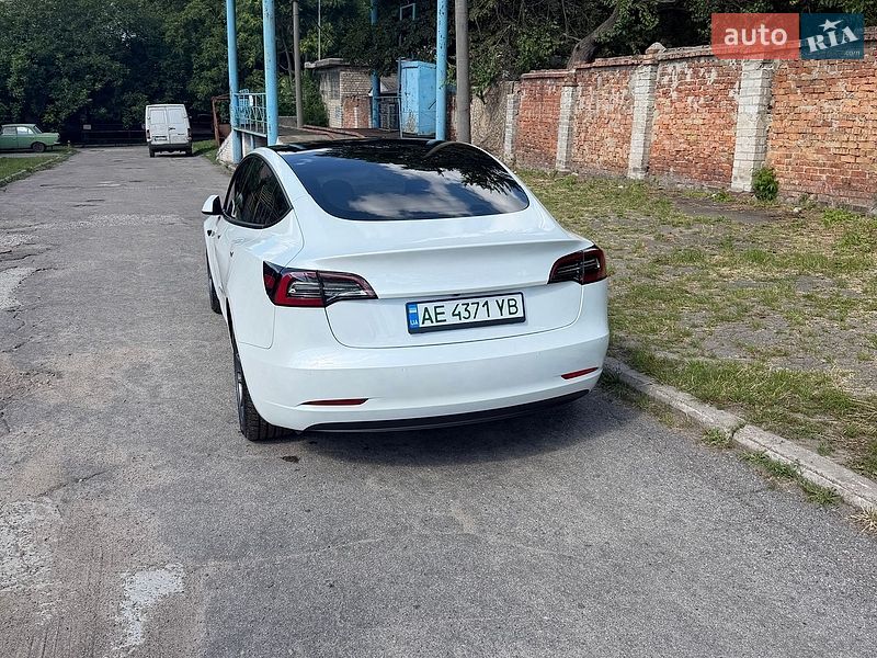 Седан Tesla Model 3 2022 в Дніпрі