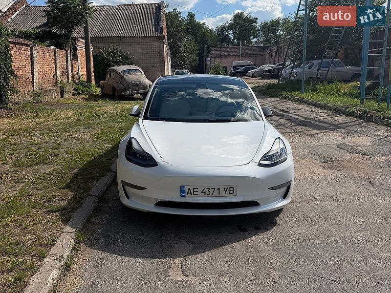 Седан Tesla Model 3 2022 в Дніпрі