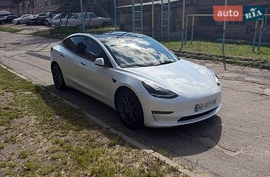 Седан Tesla Model 3 2022 в Дніпрі