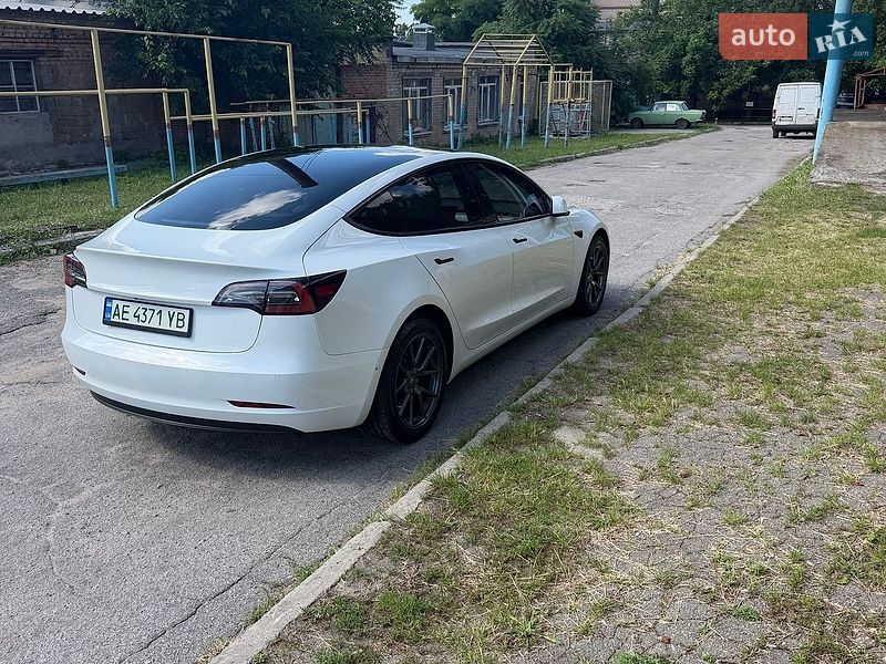 Седан Tesla Model 3 2022 в Дніпрі