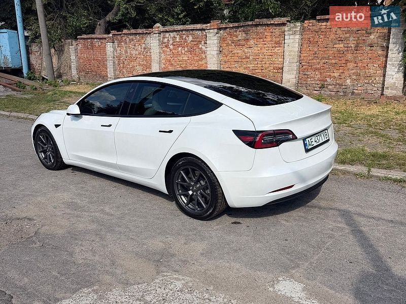 Седан Tesla Model 3 2022 в Дніпрі