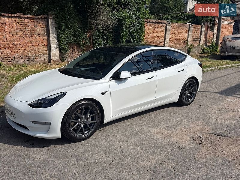 Седан Tesla Model 3 2022 в Дніпрі