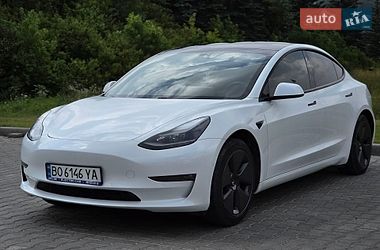 Tesla Model 3  2021