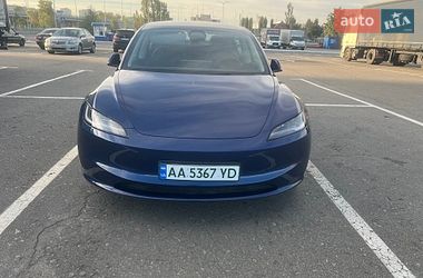 Tesla Model 3  2024