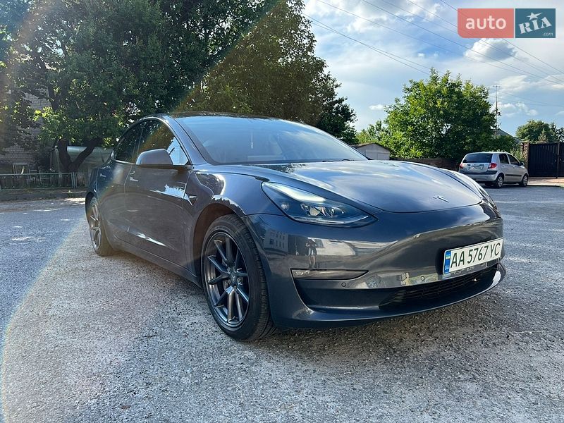 Tesla Model 3 2021