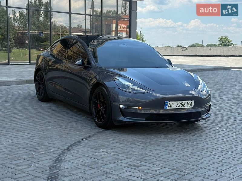 Седан Tesla Model 3 2023 в Днепре