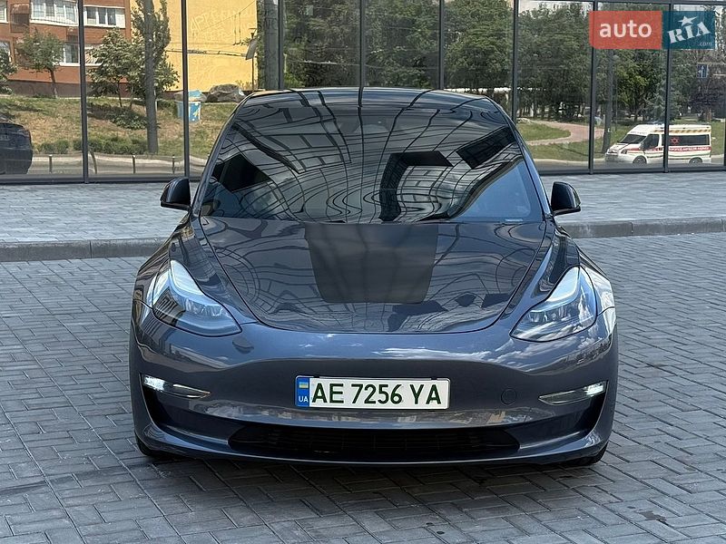 Седан Tesla Model 3 2023 в Днепре