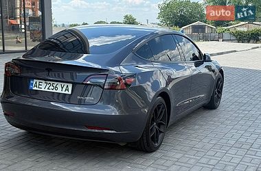 Седан Tesla Model 3 2023 в Днепре
