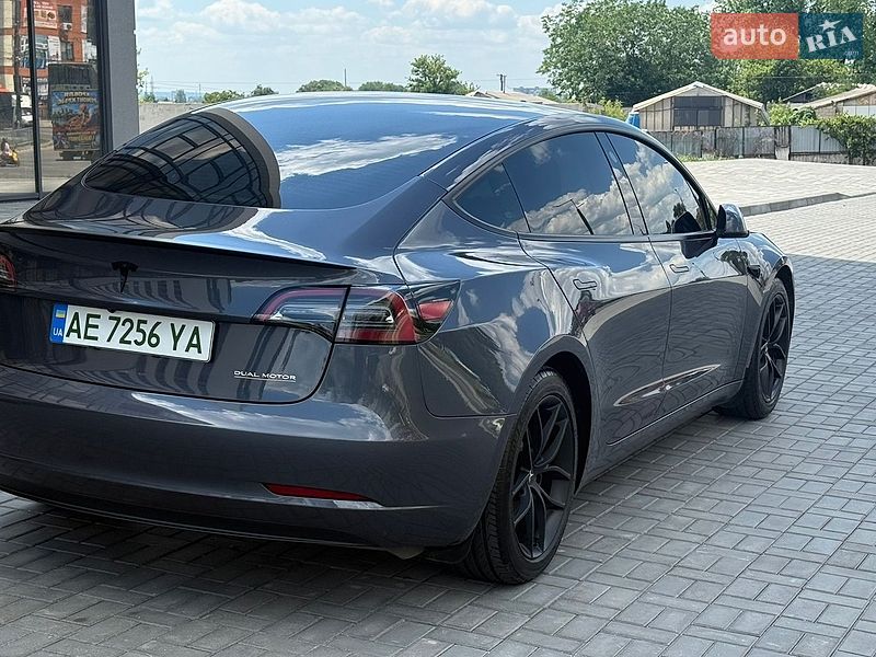 Седан Tesla Model 3 2023 в Днепре
