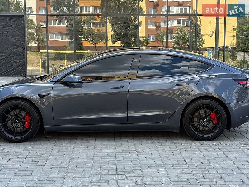 Седан Tesla Model 3 2023 в Днепре