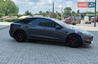 Седан Tesla Model 3 2023 в Днепре