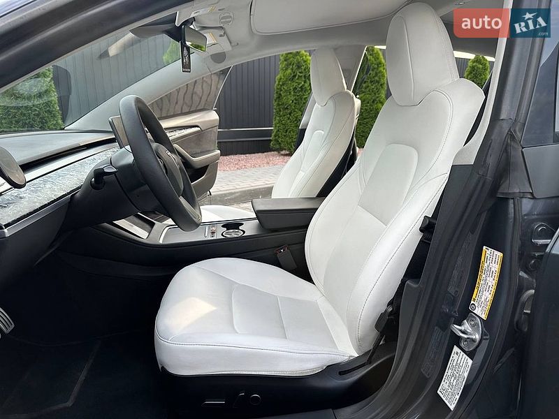 Седан Tesla Model 3 2023 в Днепре