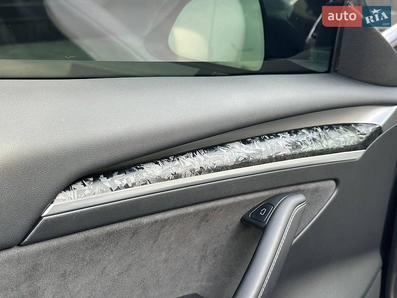 Седан Tesla Model 3 2023 в Днепре