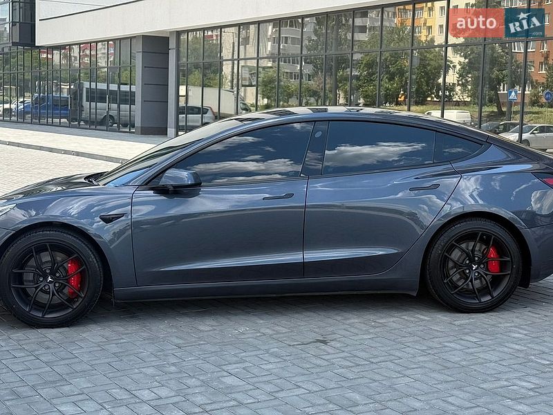 Седан Tesla Model 3 2023 в Днепре