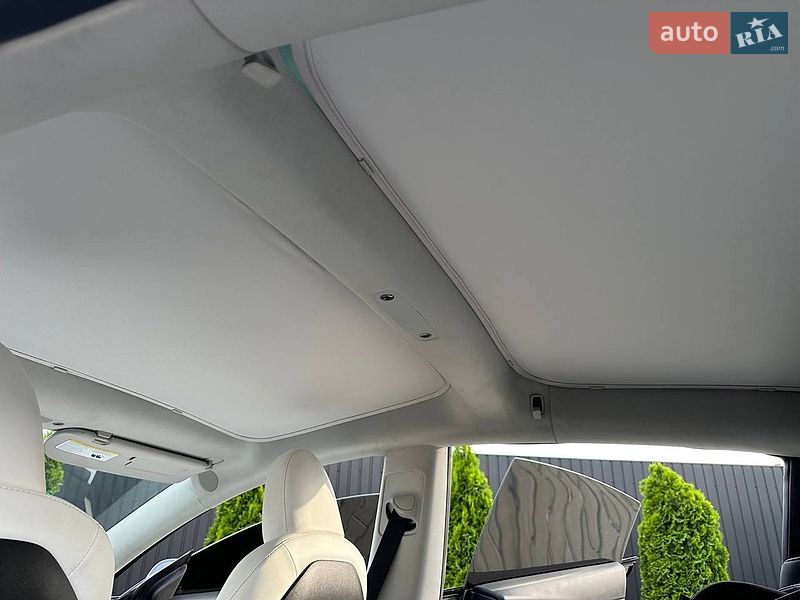 Седан Tesla Model 3 2023 в Днепре