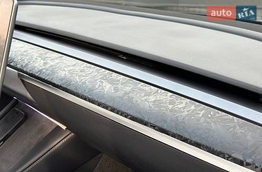 Седан Tesla Model 3 2023 в Днепре