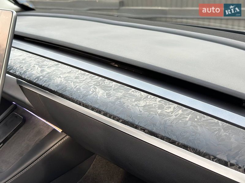 Седан Tesla Model 3 2023 в Днепре
