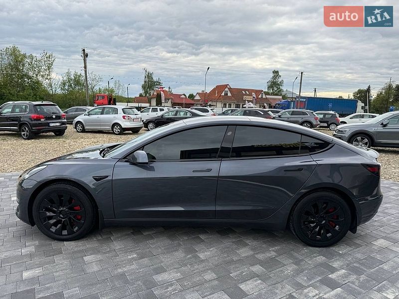 Седан Tesla Model 3 2020 в Коломые