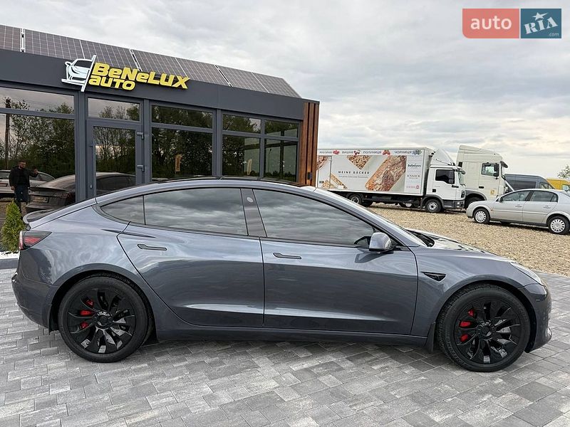 Седан Tesla Model 3 2020 в Коломые