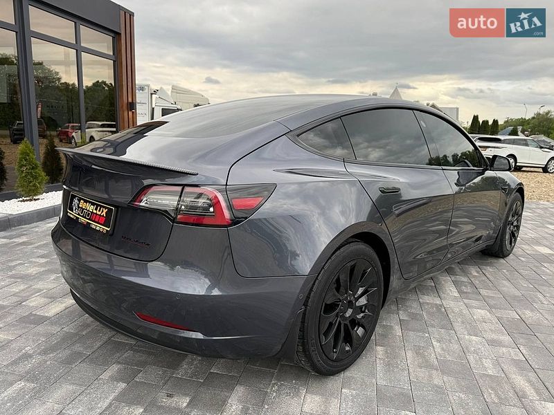 Седан Tesla Model 3 2020 в Коломые