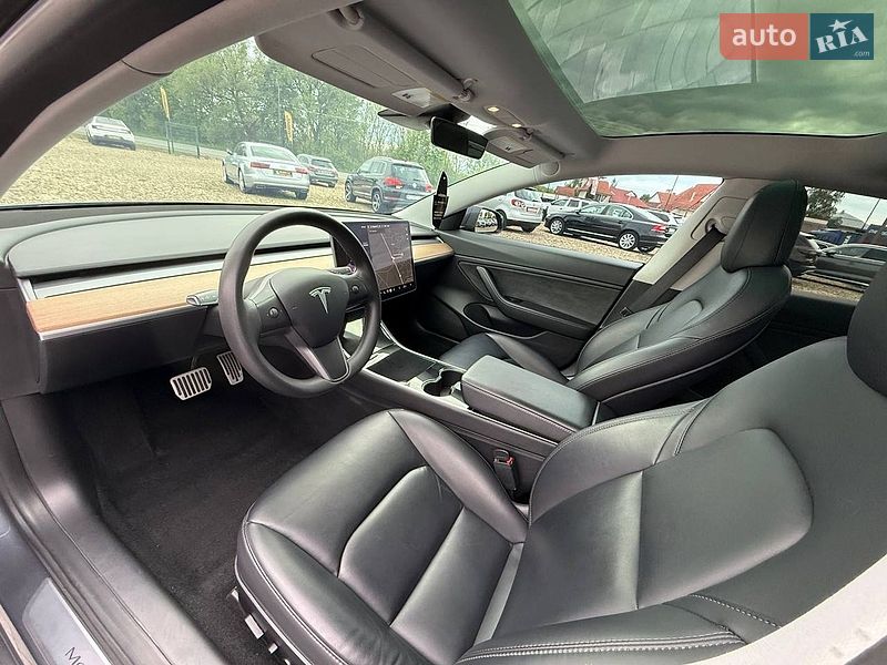 Седан Tesla Model 3 2020 в Коломые