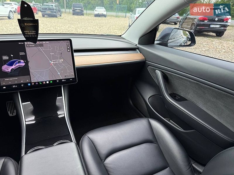 Седан Tesla Model 3 2020 в Коломые