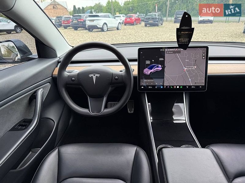 Седан Tesla Model 3 2020 в Коломые