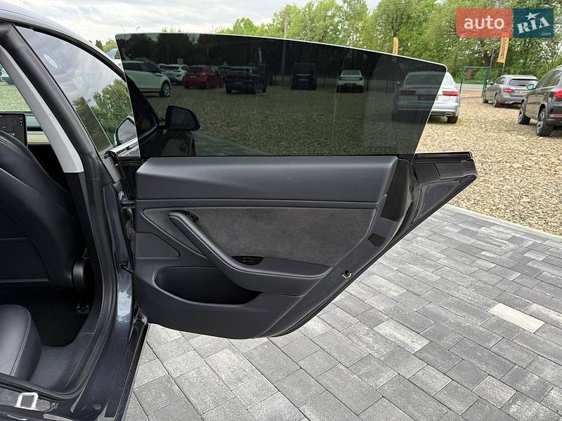 Седан Tesla Model 3 2020 в Коломые
